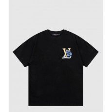 루이비통 로고 프린트 반팔