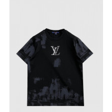 루이비통 로고 프린트 반팔