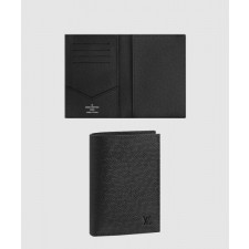 루이비통 타이가 가죽 여권지갑 M64596