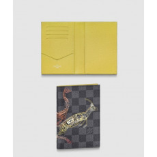 루이비통 쿠베르튀르 여권지갑 N64604