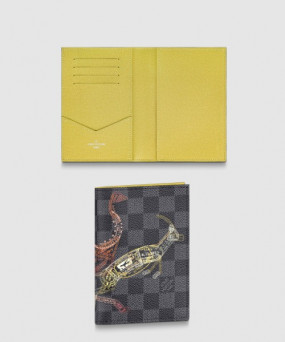 루이비통 쿠베르튀르 여권지갑 N64604