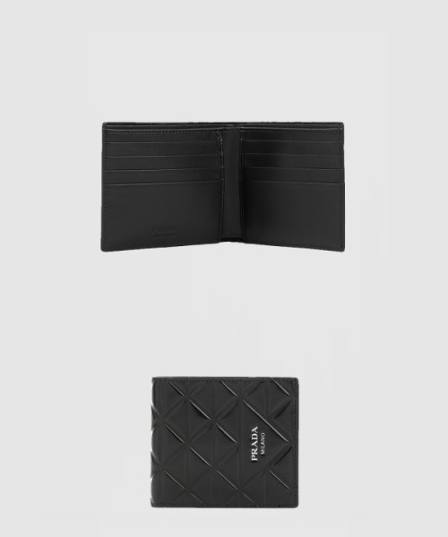 프라다 오목 엠보 가죽 지갑 2M0513