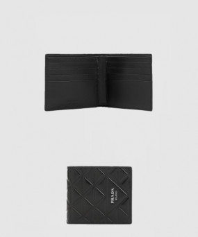 프라다 오목 엠보 가죽 지갑 2M0513