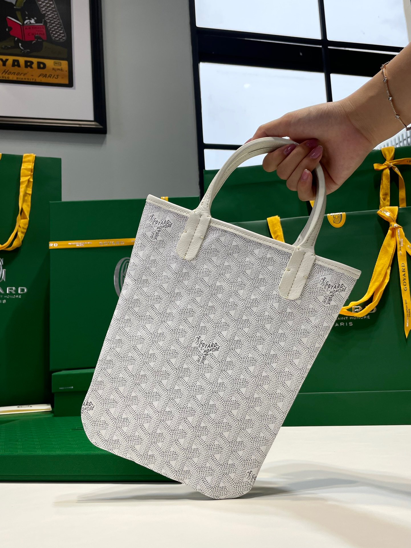 고야드 포아티에 토트백 화이트