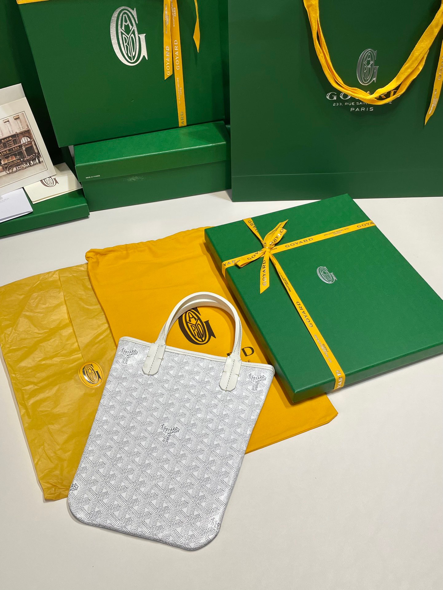 고야드 포아티에 토트백 화이트