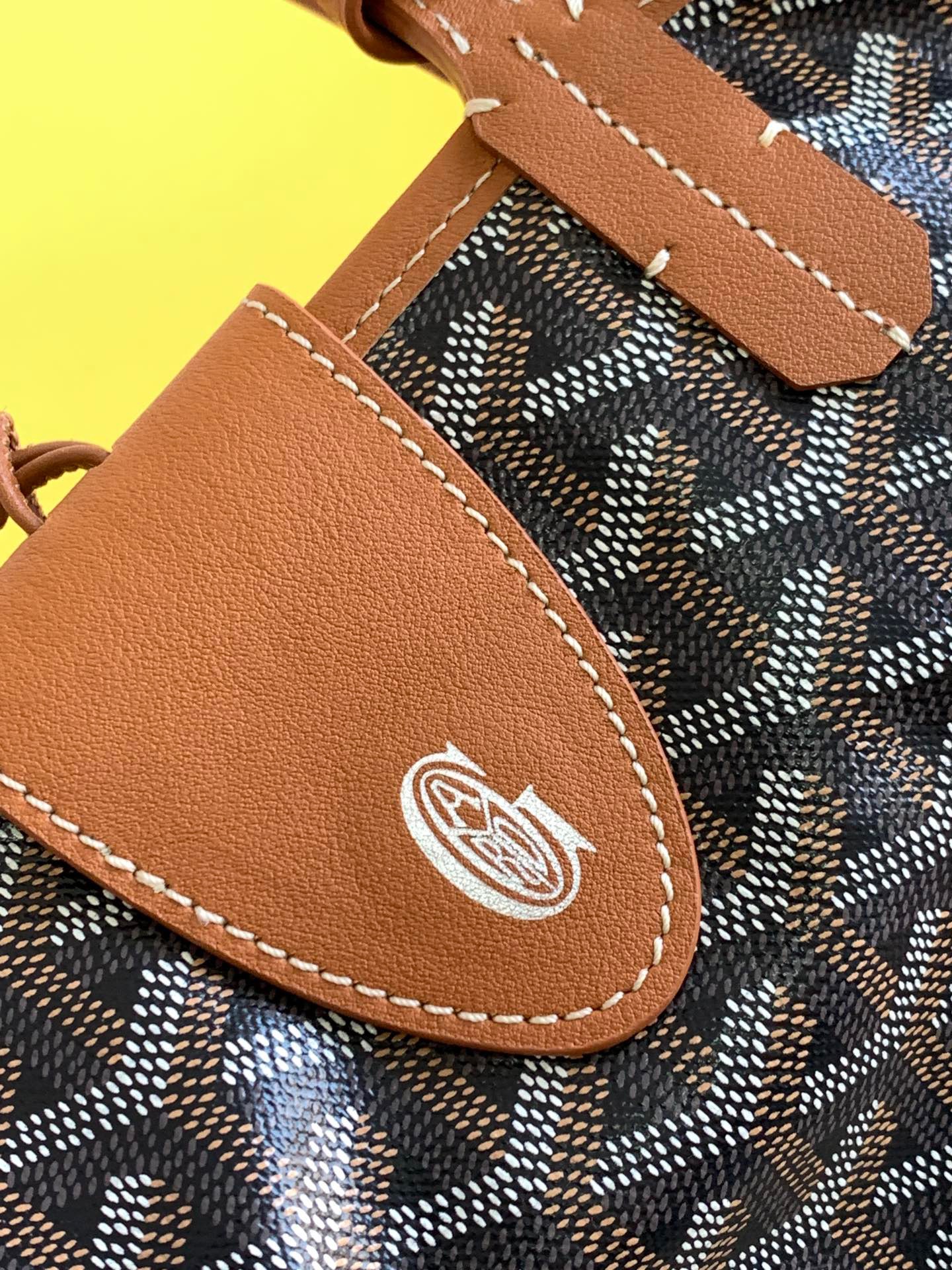 고야드 페인팅 앙주 미니백 블랙 탄