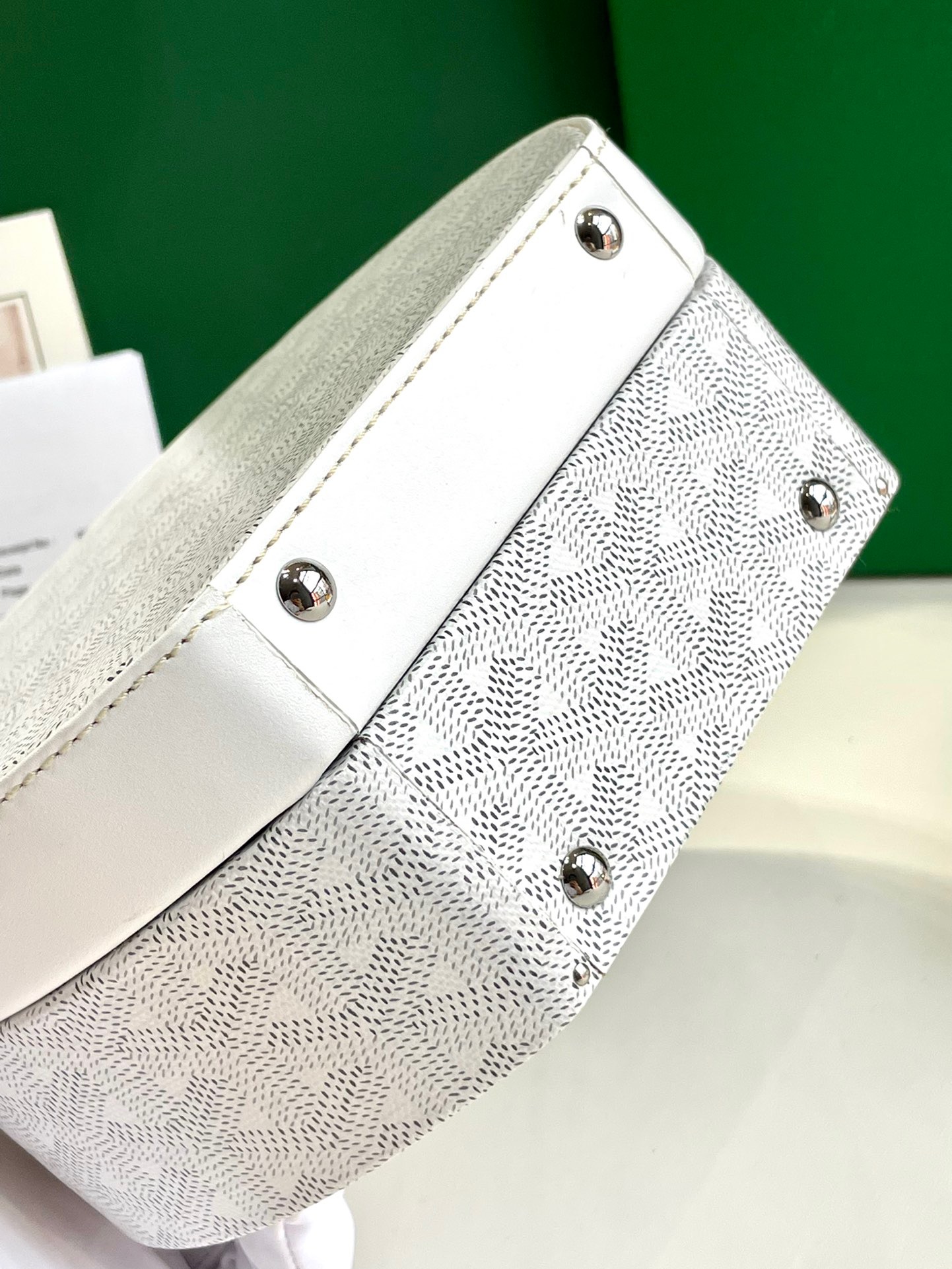 고야드 알토 후드백 화이트