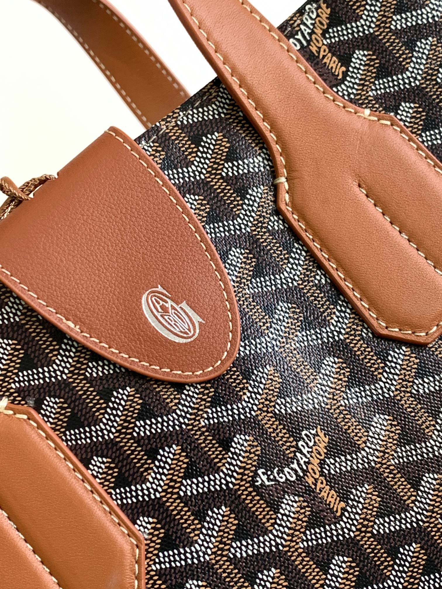 고야드 볼테르 토트백 블랙 탄