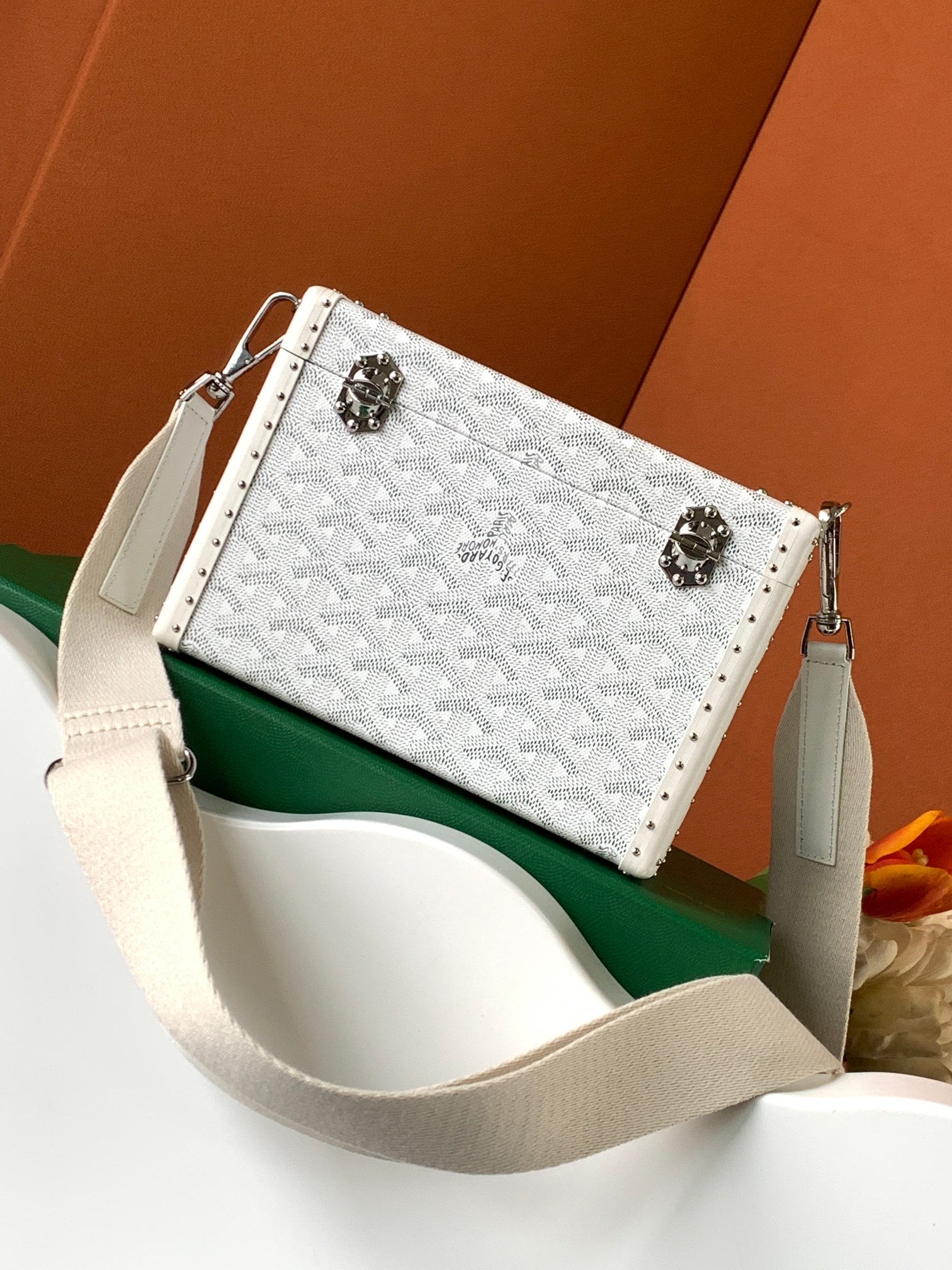 고야드 카세트 트렁크 백 화이트