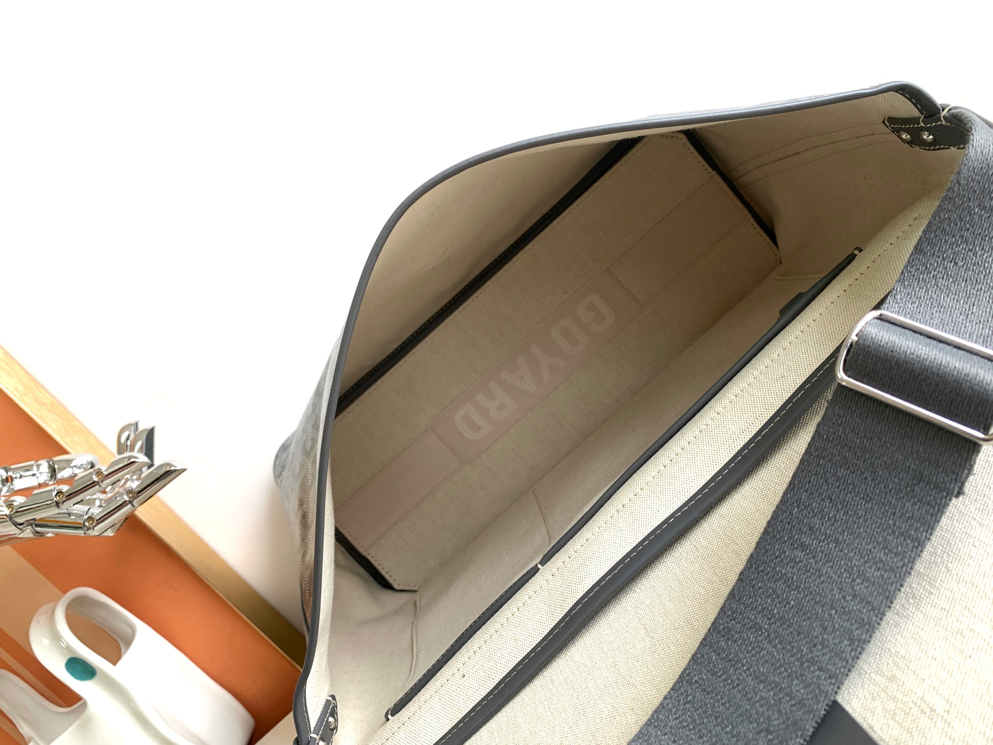 고야드 카페티엔 메신저백 MM 그레이