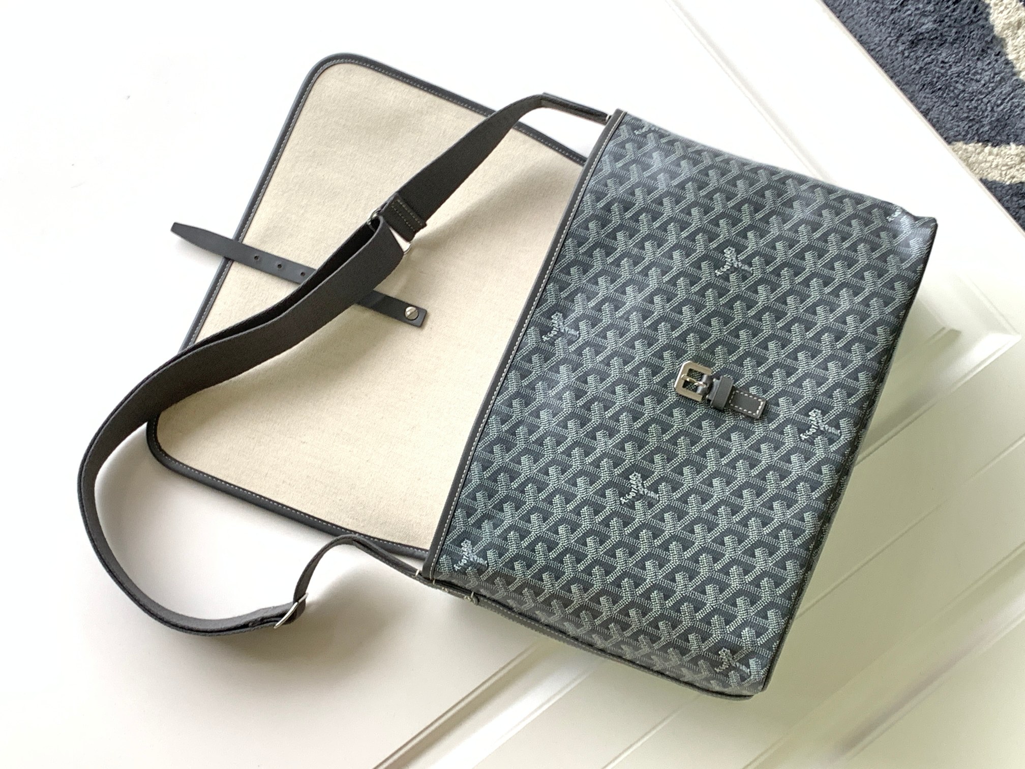 고야드 카페티엔 메신저백 MM 그레이