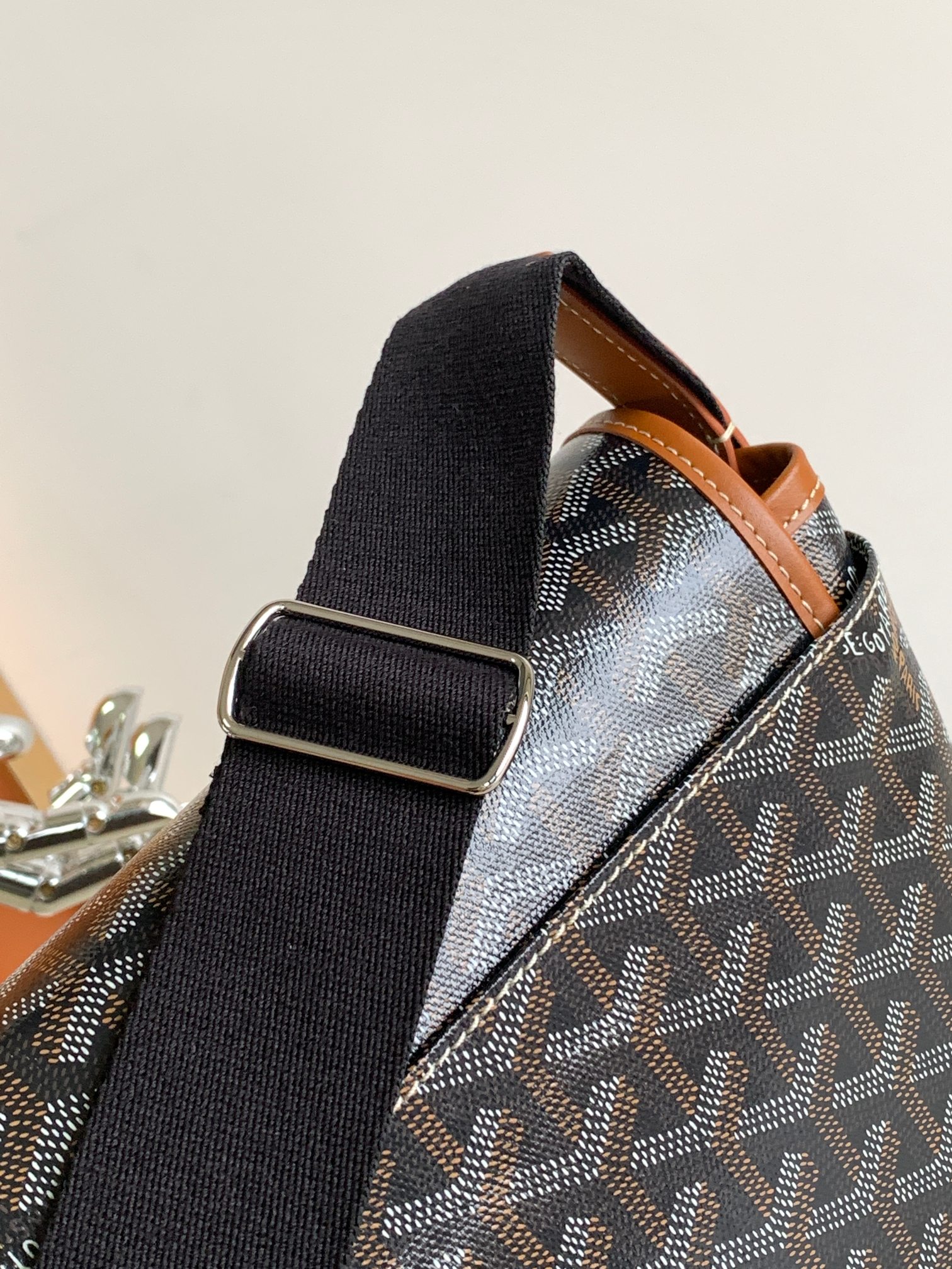 고야드 카페티엔 메신저백 MM 블랙 탄