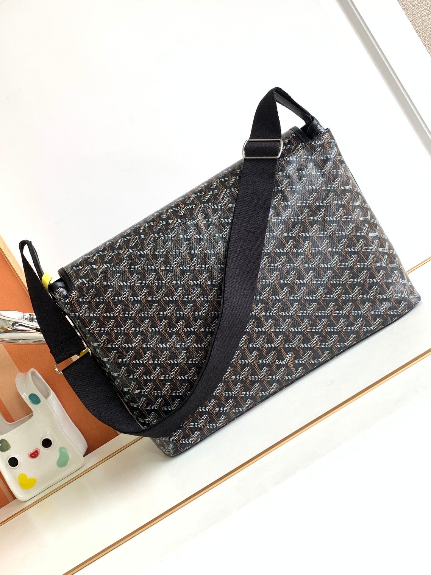 고야드 카페티엔 메신저백 MM 블랙