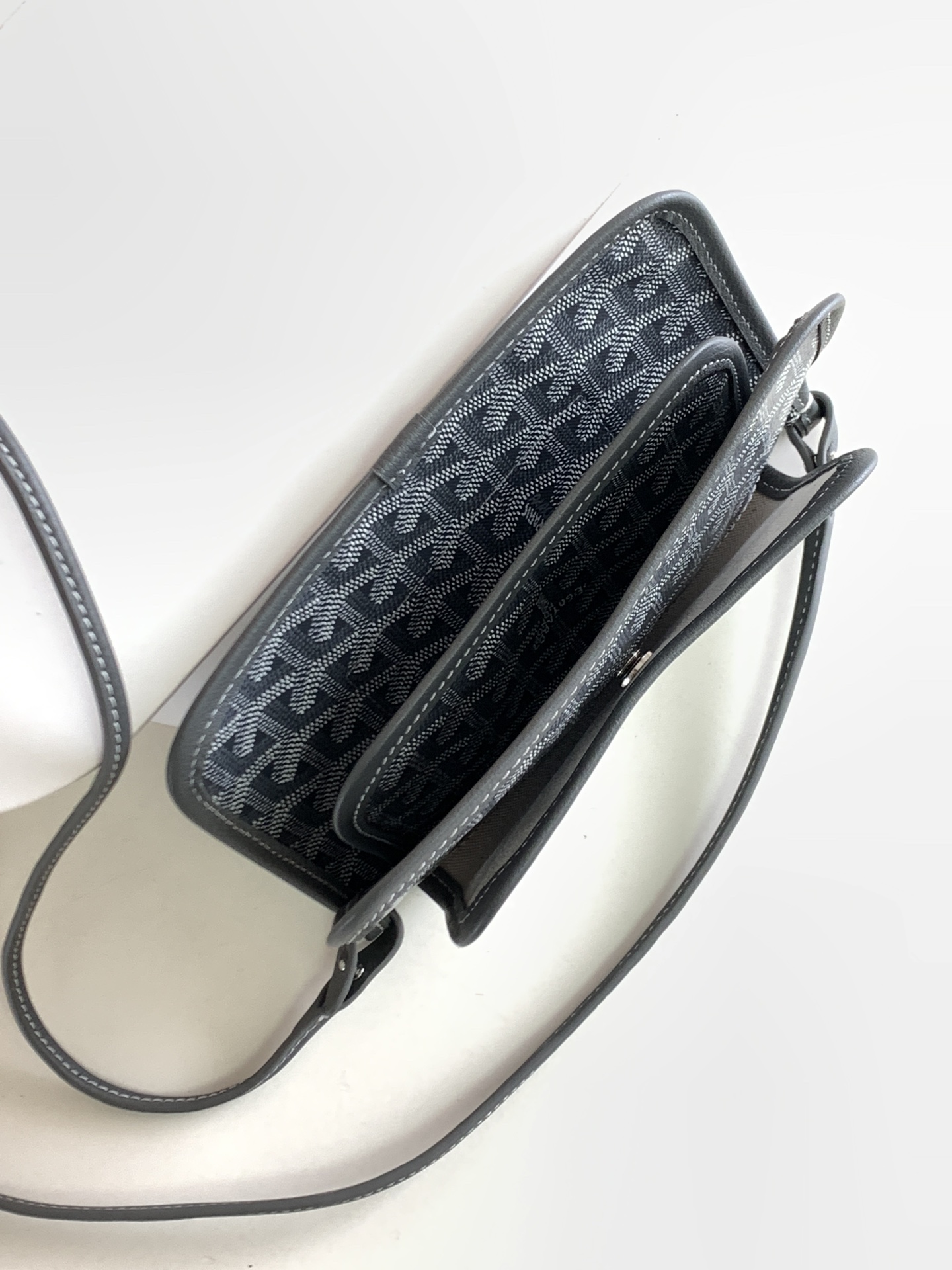 고야드 플뤼메 그레이 그레이