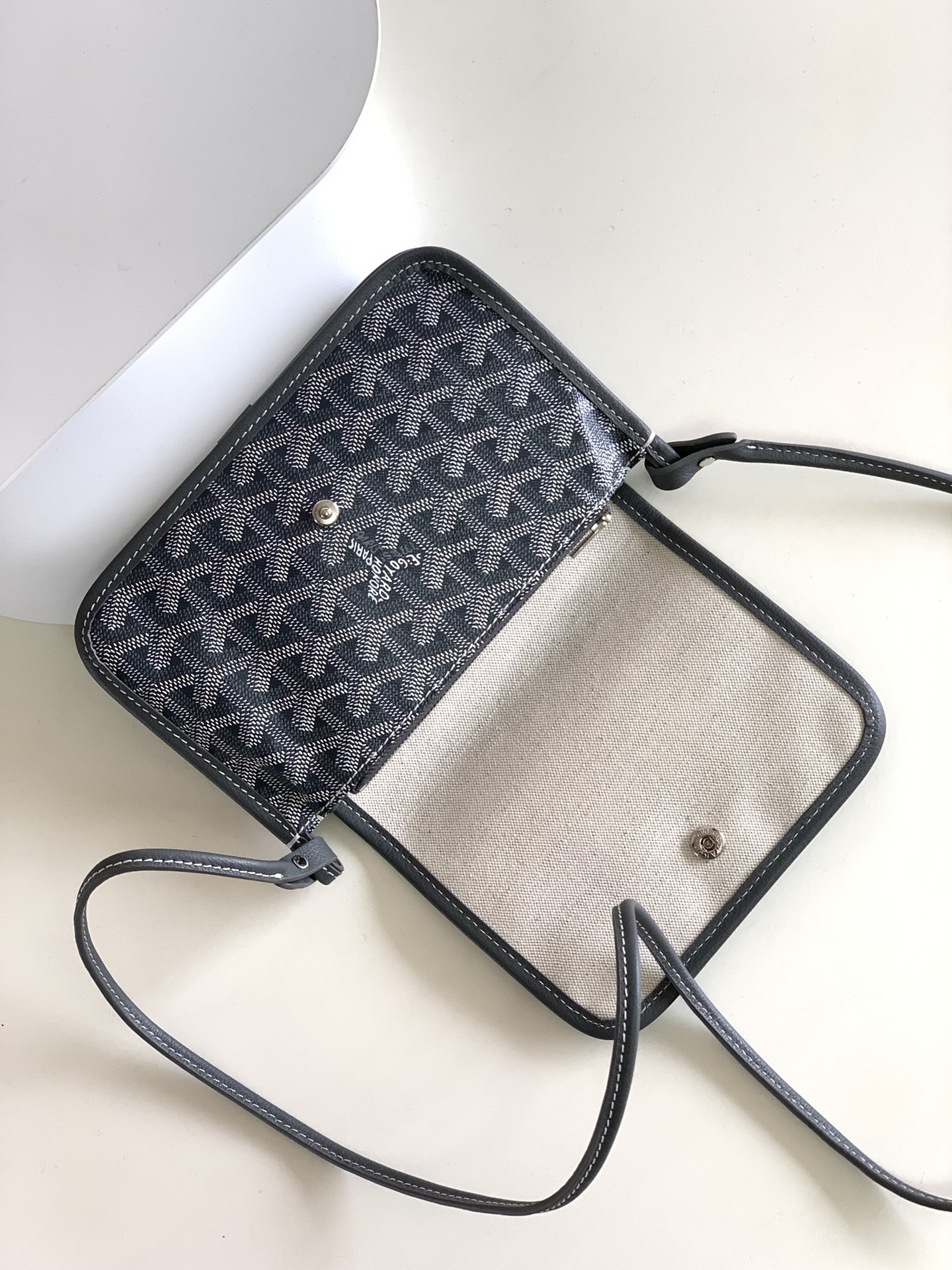 고야드 플뤼메 그레이 그레이