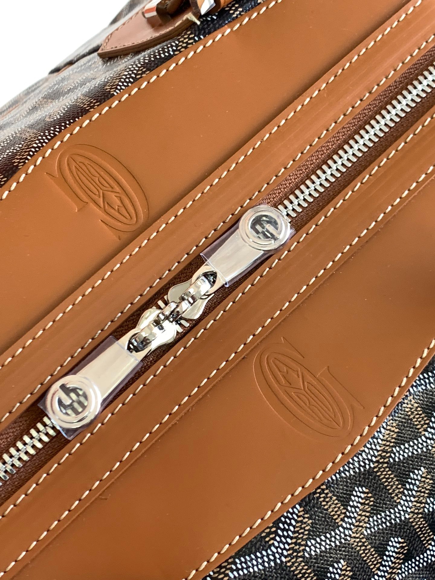 고야드 모노그램 트래블백 블랙 탄