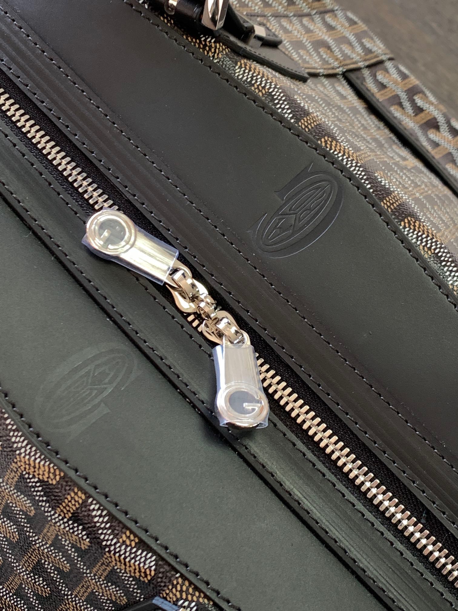 고야드 모노그램 트래블백 블랙