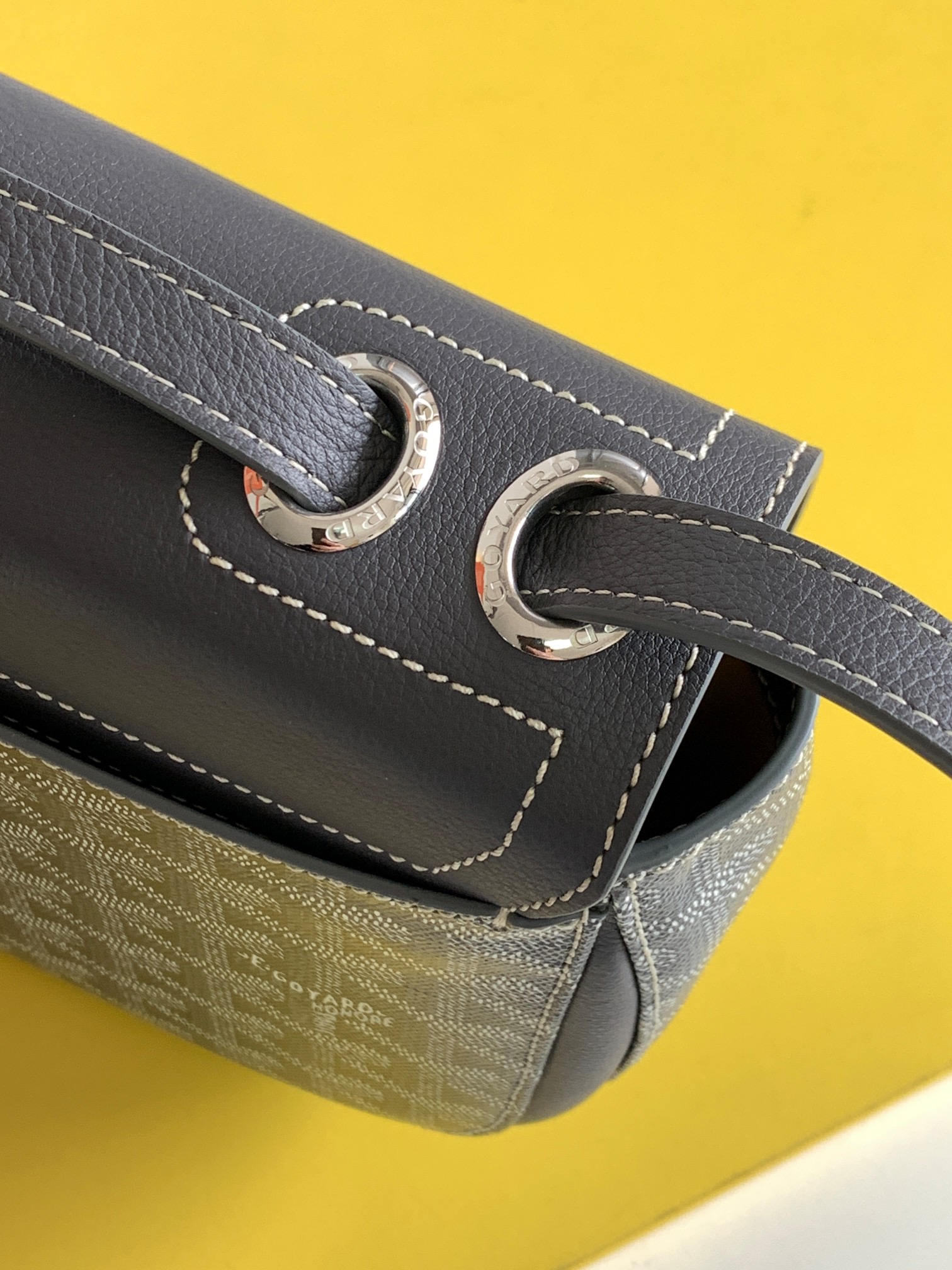 고야드 233 숄더백 블랙