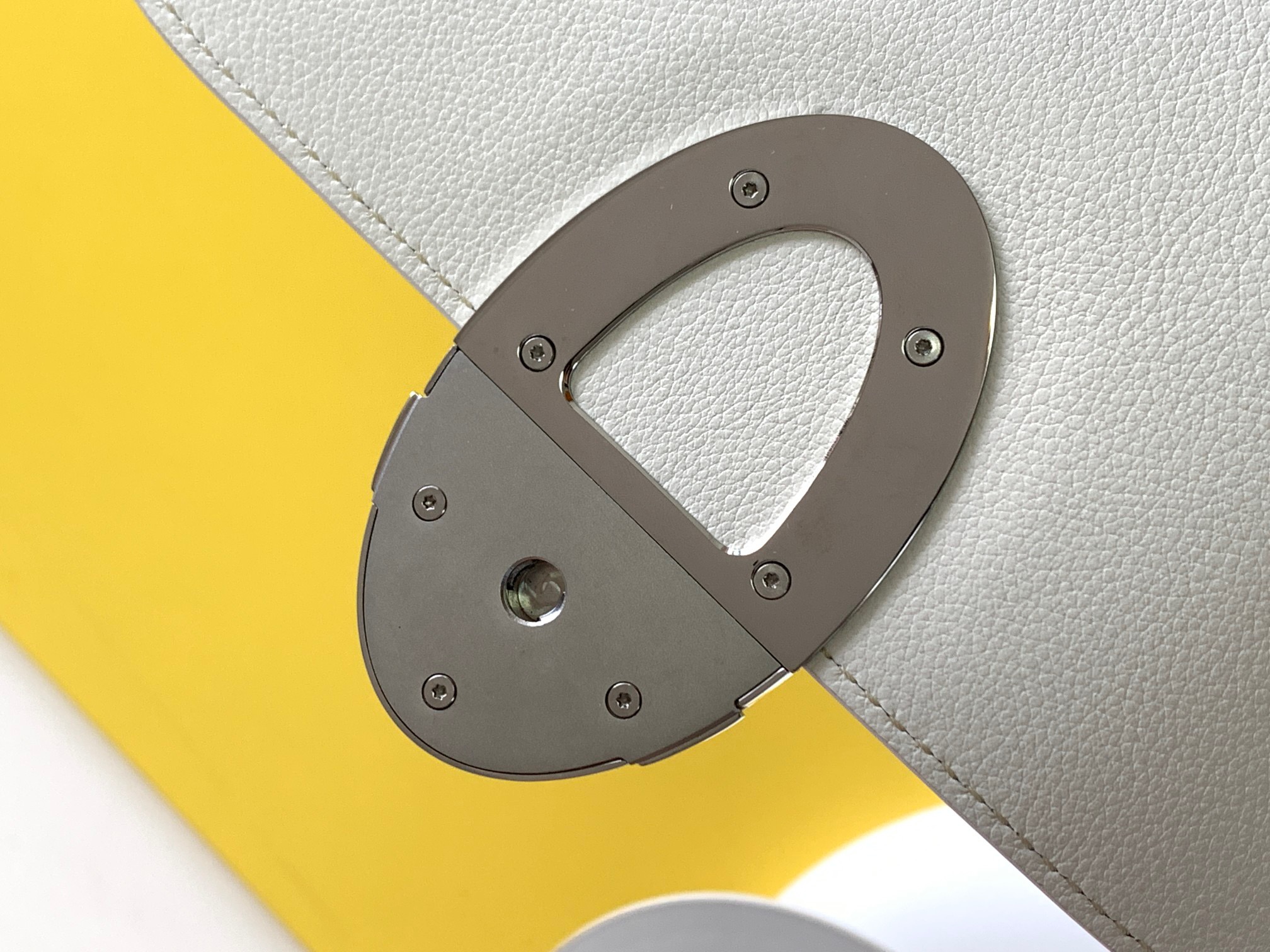 고야드 233 숄더백 화이트