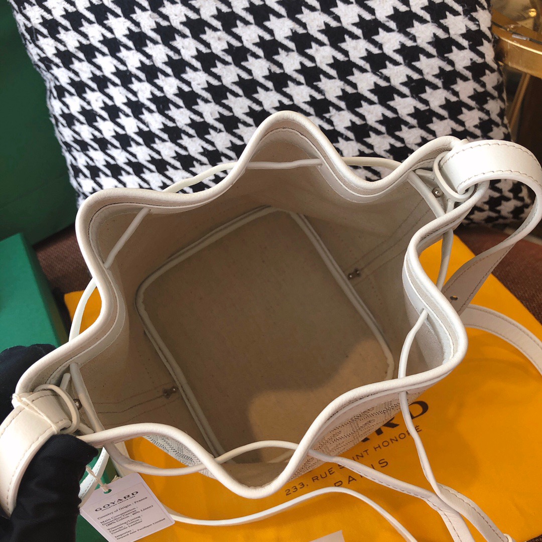 고야드 쁘띠플로 버킷백 화이트