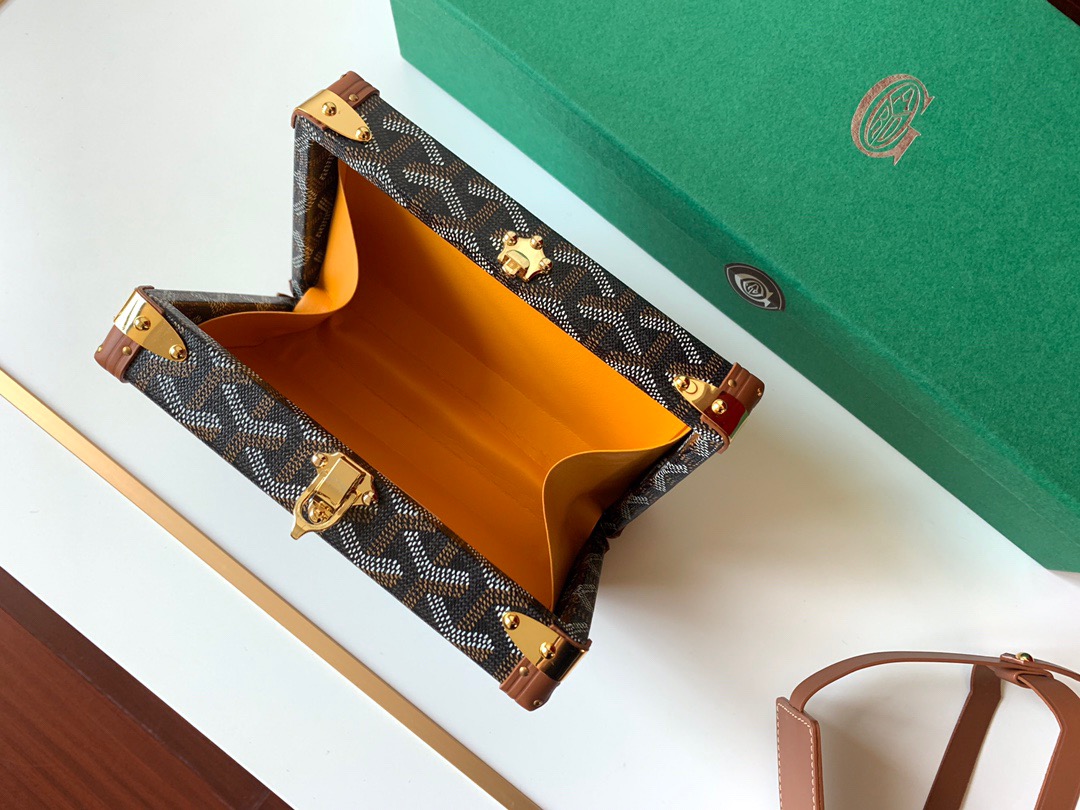 고야드 19FW 트렁크 스트랩백 블랙 탄