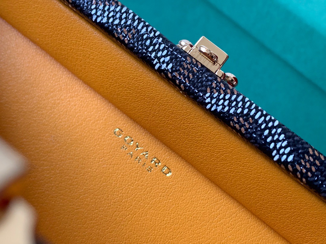 고야드 19FW 트렁크 스트랩백 블랙 탄