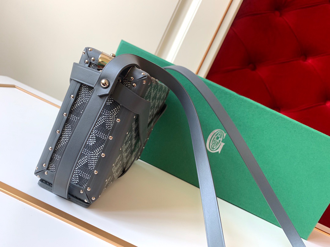 고야드 19FW 트렁크 스트랩백 그레이