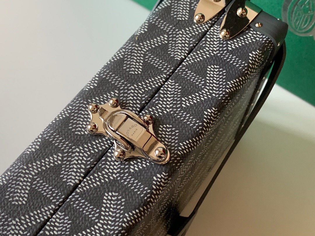 고야드 19FW 트렁크 스트랩백 그레이