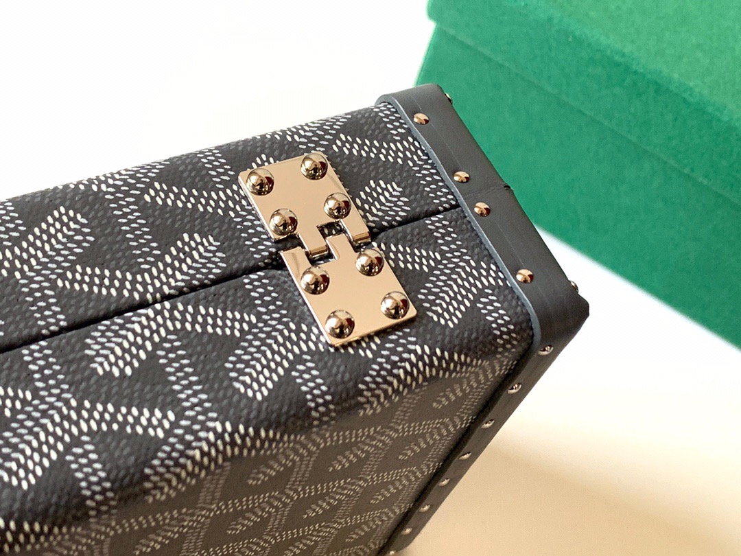 고야드 19FW 트렁크 스트랩백 그레이