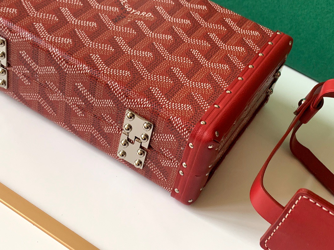 고야드 19FW 트렁크 스트랩백 레드