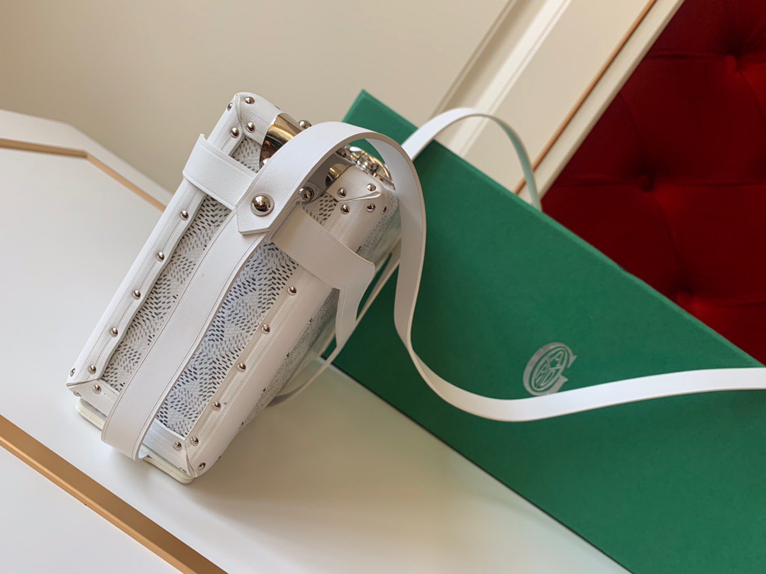 고야드 19FW 트렁크 스트랩백 화이트