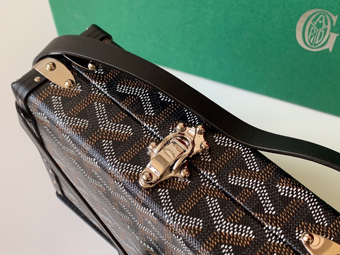 고야드 19FW 트렁크 스트랩백 블랙