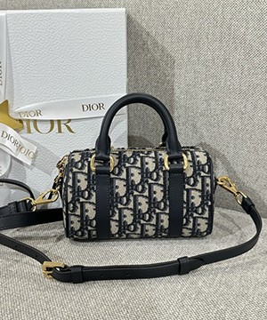 디올 그루브 토트백 16