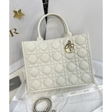 디올 북 토트 레더 스트랩 미디움