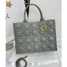 디올 북 토트 레더 스트랩 미디움