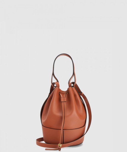 로에베 몰디드 버킷백