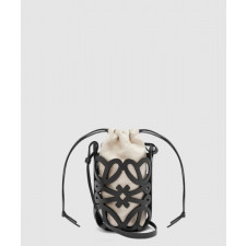 로에베 애너그램 컷아웃 포켓 - 클래식 카프스킨 & 캔버스