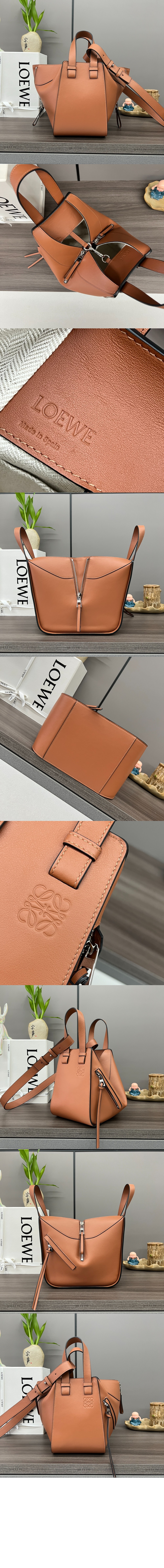 로에베 클래식 카프스킨 소재의 해먹 컴팩트 백