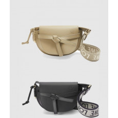 로에베 미니 숄더백