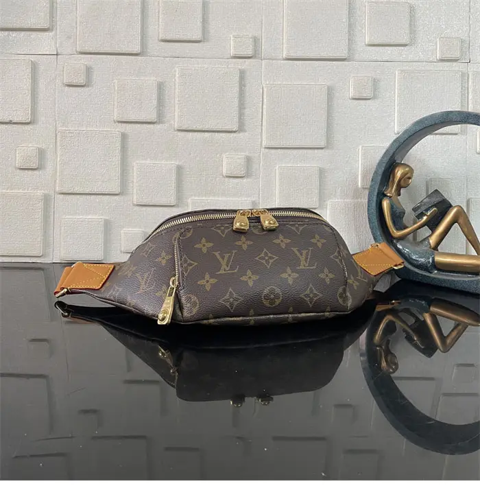 루이비통 러시 범백 모노그램 M14019 Size: 30*15*8 cm