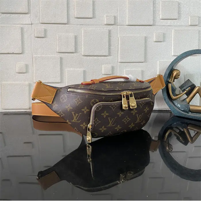 루이비통 러시 범백 모노그램 M14019 Size: 30*15*8 cm