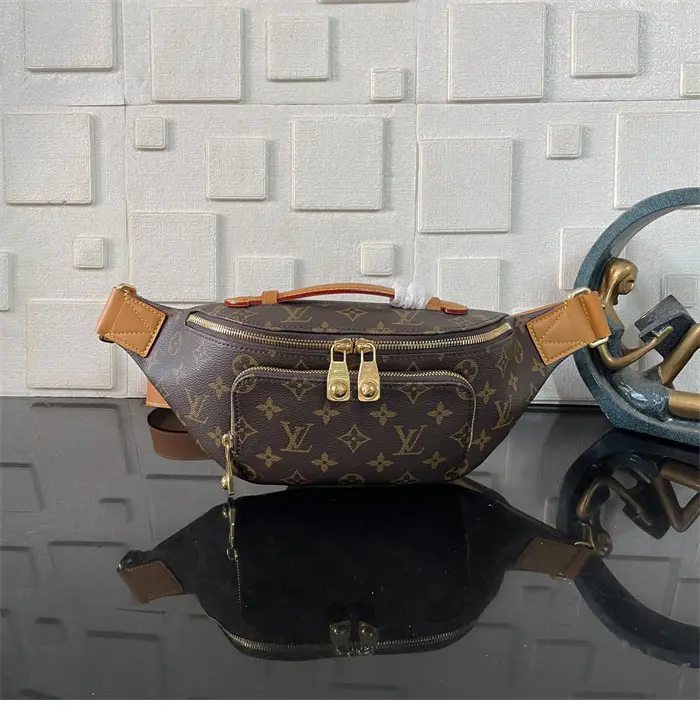 루이비통 러시 범백 모노그램 M14019 Size: 30*15*8 cm