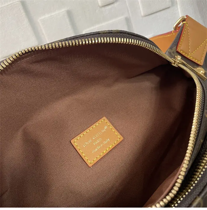 루이비통 러시 범백 모노그램 M14019 Size: 30*15*8 cm