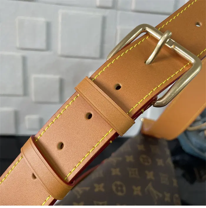 루이비통 러시 범백 모노그램 M14019 Size: 30*15*8 cm