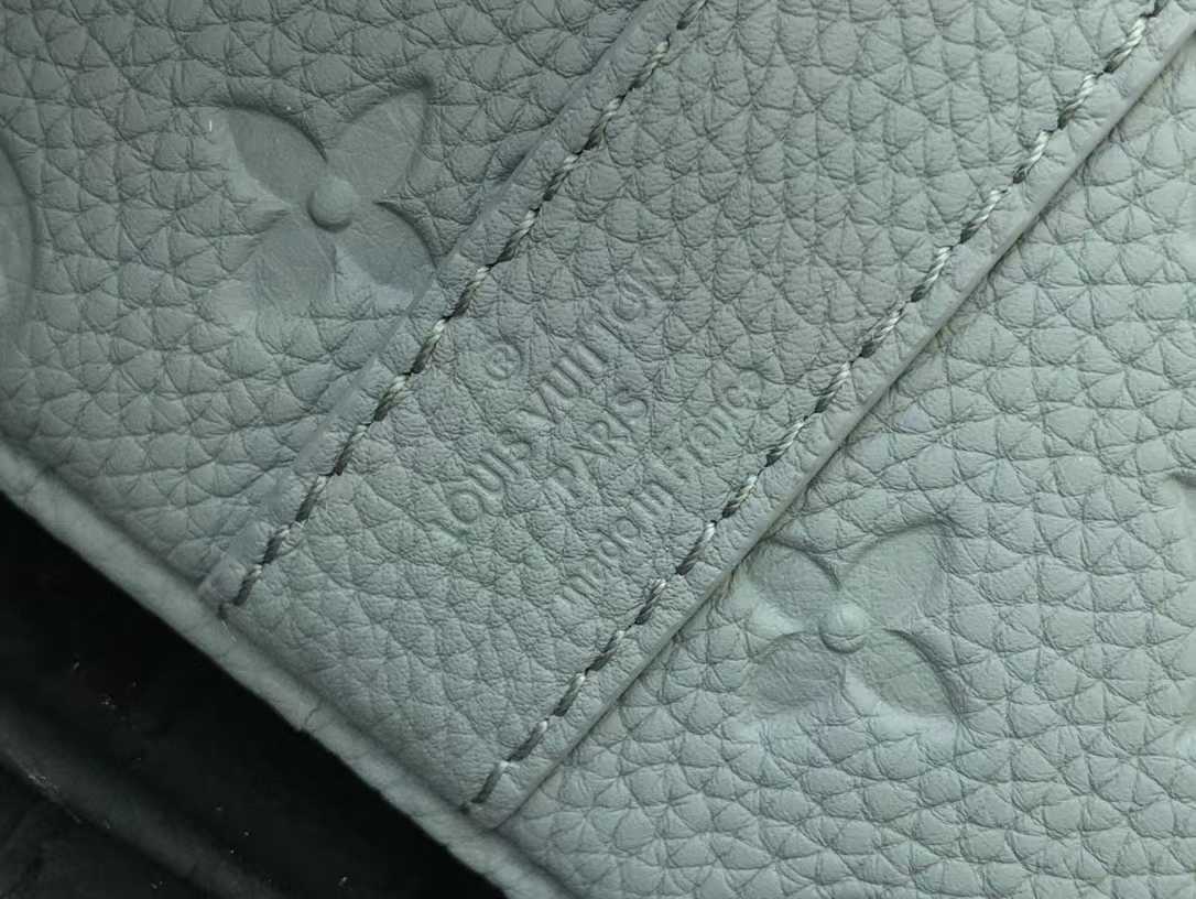 루이비통 2025 M13976 키폴 반둘리에 50 여행 가방