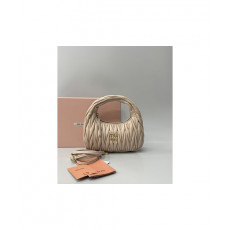 미우미우 스몰 완더 마테라쎄 나파 호보백