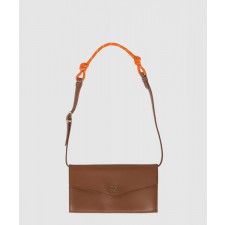 미우미우 편지봉투 겨드랑이 숄더백 5DN006