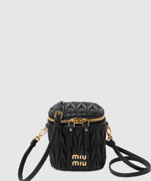 미우미우 마테라쎄 나파 가죽 마이크로 백 5NR018