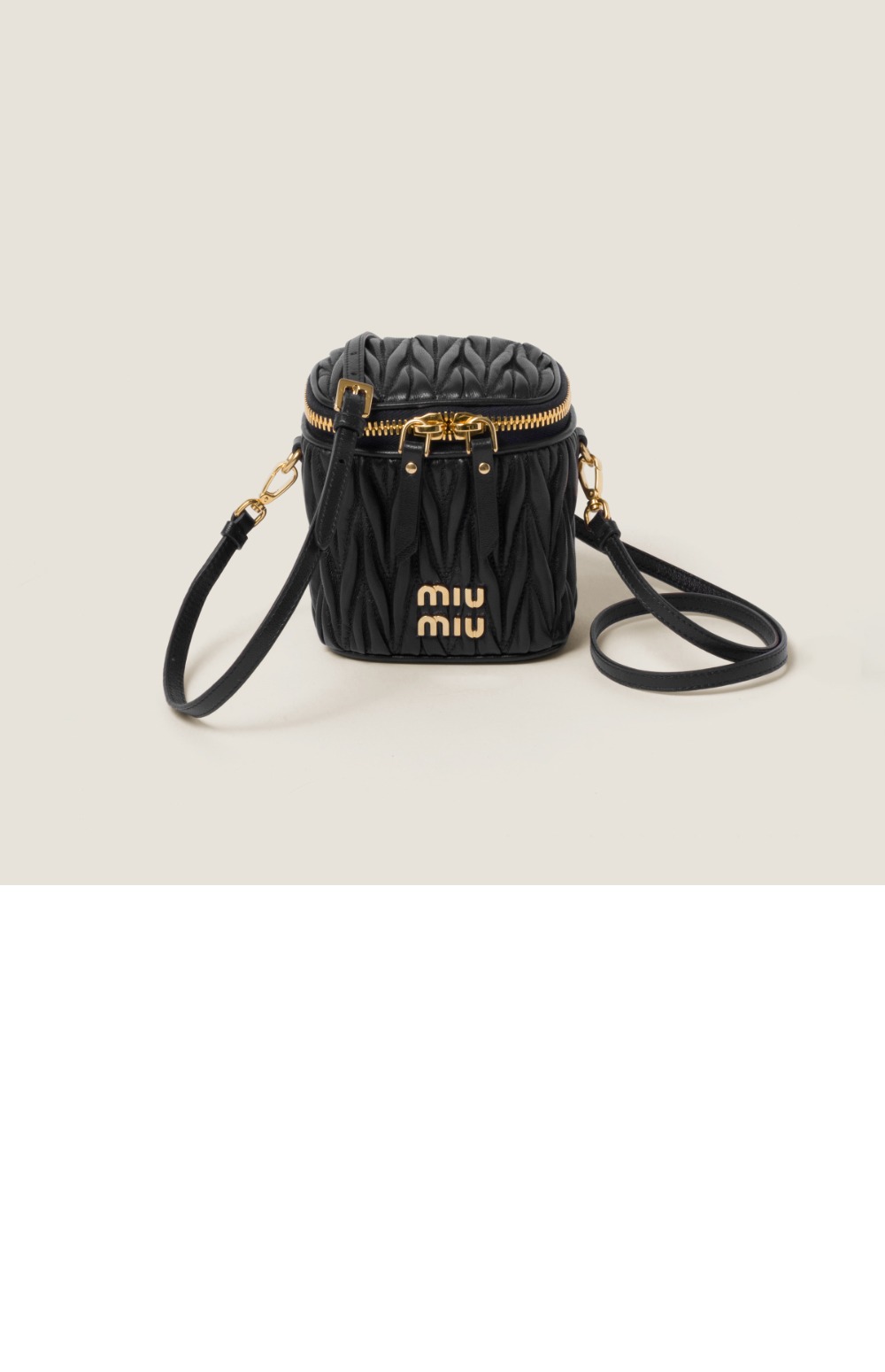 미우미우 마테라쎄 나파 가죽 마이크로 백 5NR018