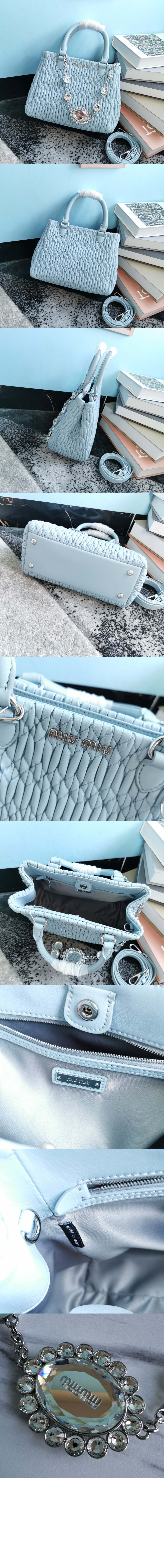 미우미우 크리스탈 클로케 토트백 5BA067